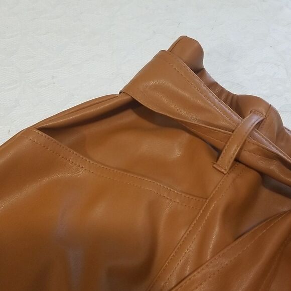 Brown faux leather shorts with bow tie. New with tags - Picture 2 of 15